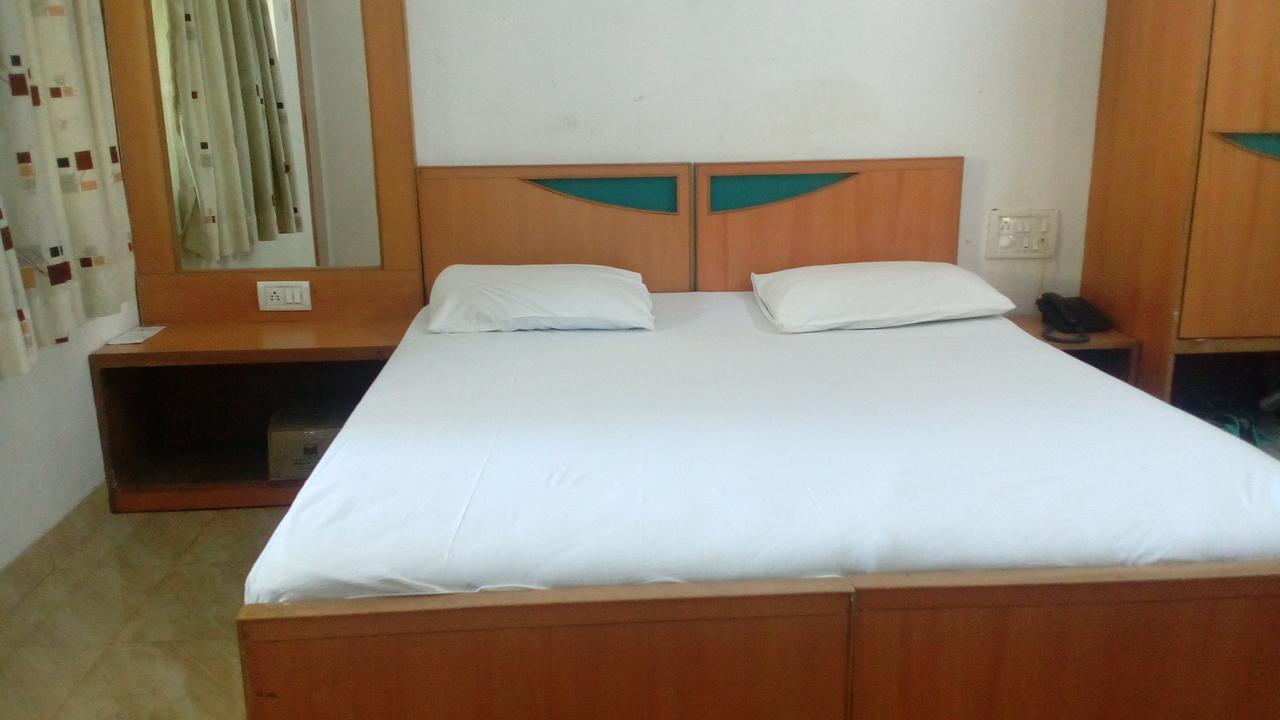 Hotel Rajdhani Lonavala Exterior photo